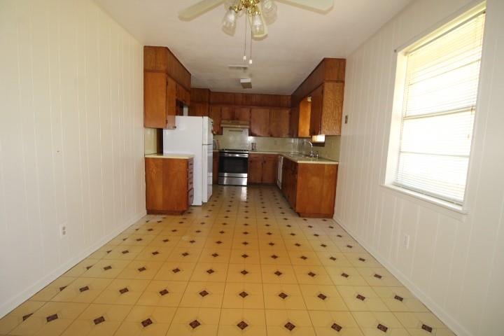 1603 Hughes Ave, Copperas Cove, TX 76522