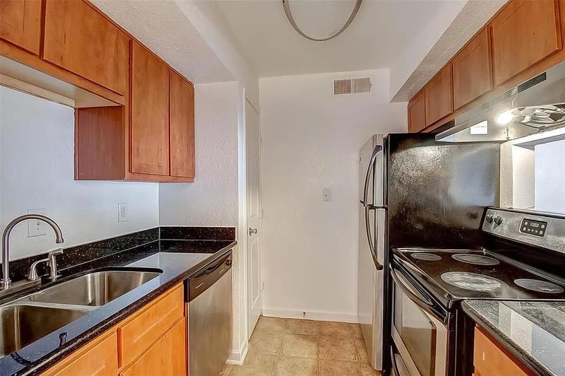 8100 Creekbend DR #114, Houston, TX 77071