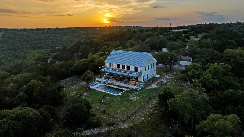 117 Point RD, Fredericksburg, TX 78624