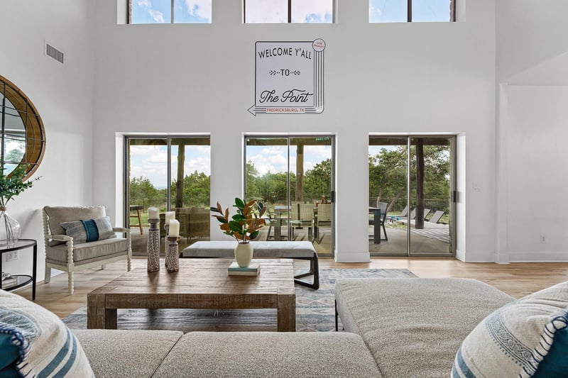 117 Point RD, Fredericksburg, TX 78624