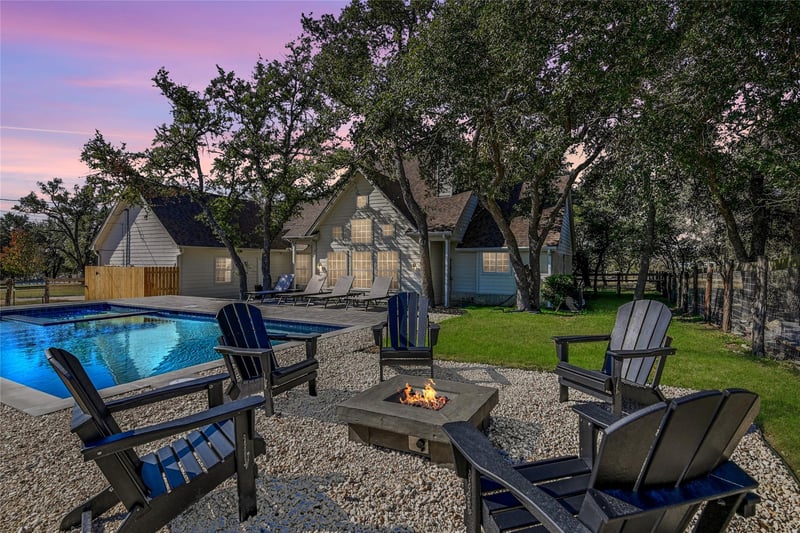 209 Peabody PL, Dripping Springs, TX 78620
