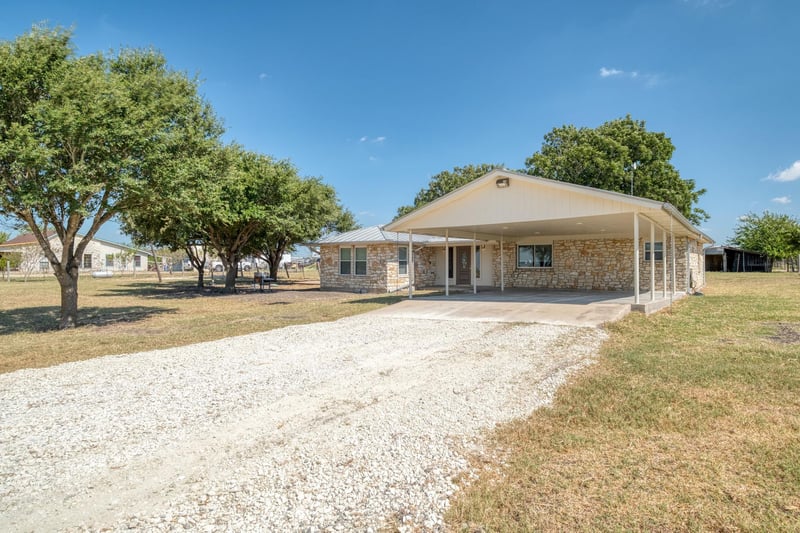 20960 Cameron RD, Coupland, TX 78615