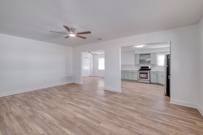 20960 Cameron RD, Coupland, TX 78615