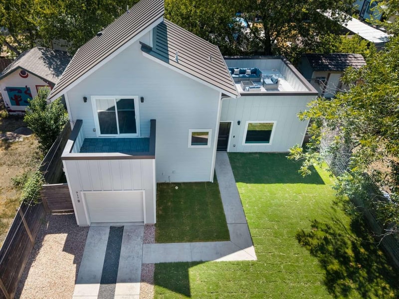917 Vargas RD #B, Austin, TX 78741