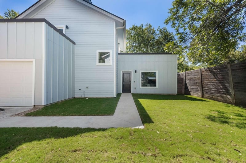 917 Vargas RD #B, Austin, TX 78741
