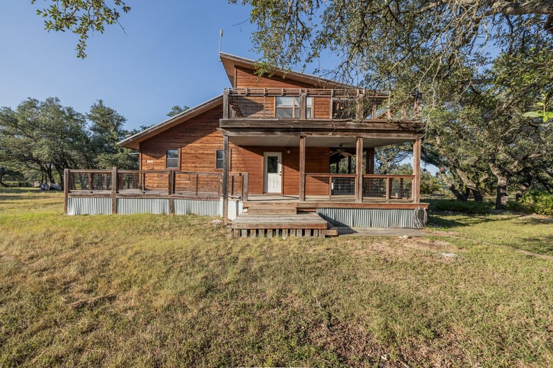 140 Mountain Loop DR, Johnson City, TX 78636
