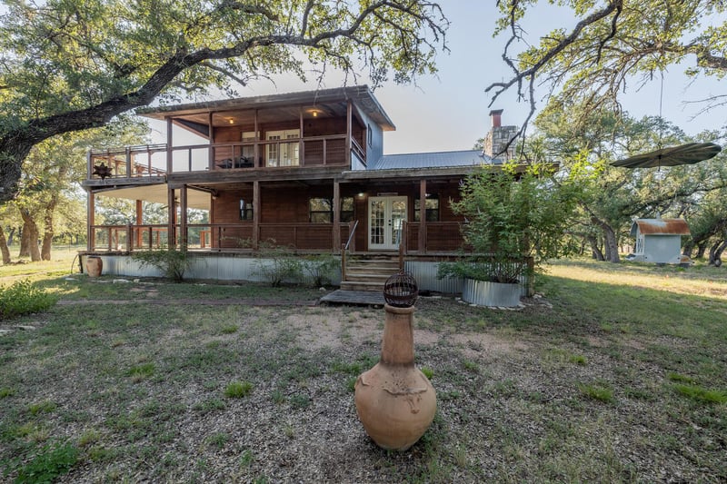 140 Mountain Loop DR, Johnson City, TX 78636