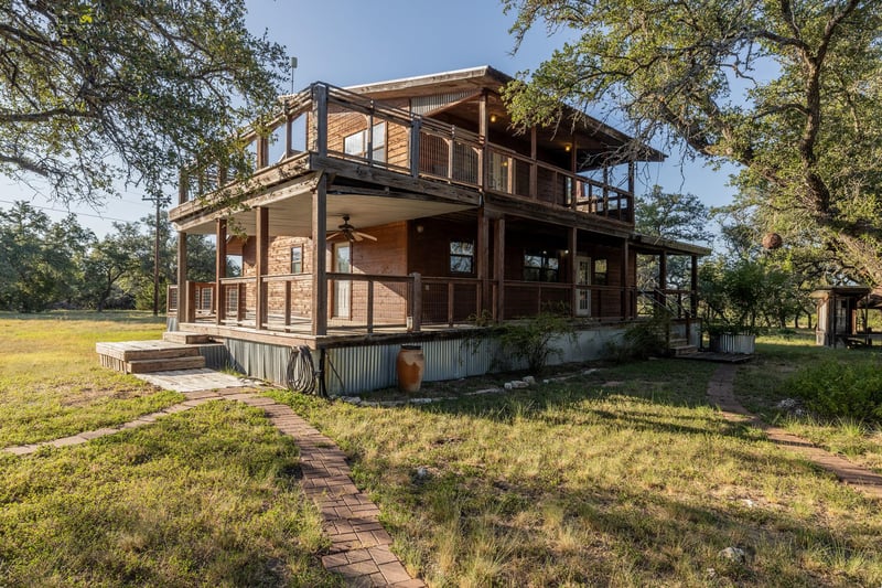 140 Mountain Loop DR, Johnson City, TX 78636