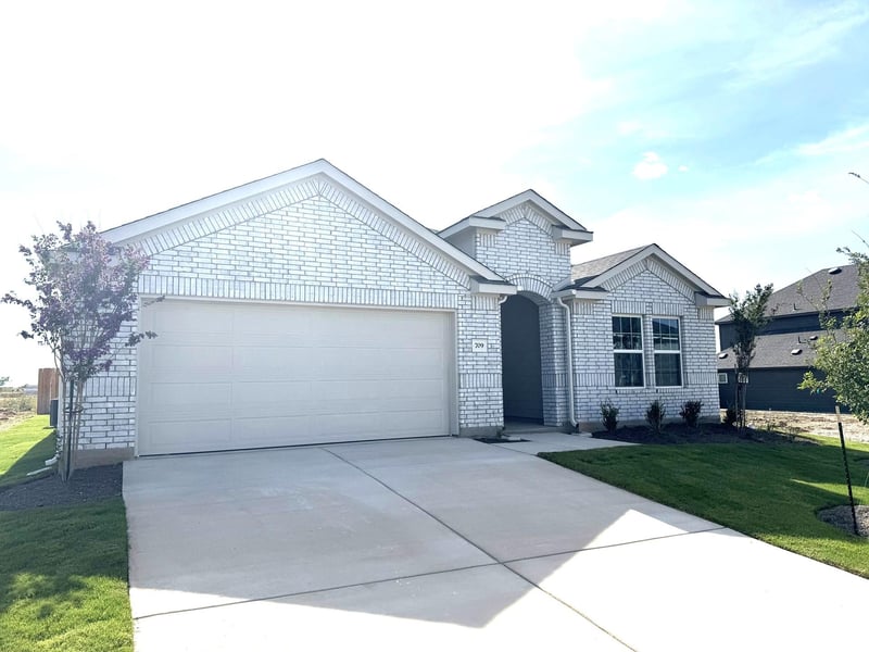 709 Red Wolf DR, Jarrell, TX 76537