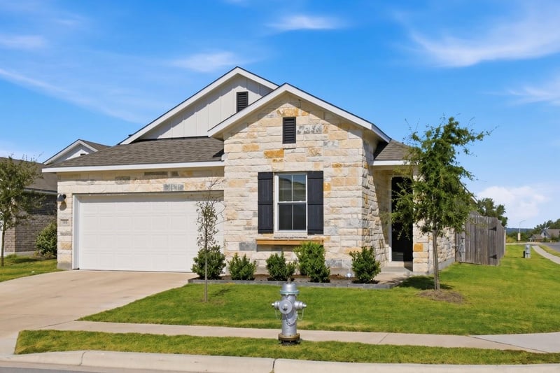 104 Ladolia LN, San Marcos, TX 78666