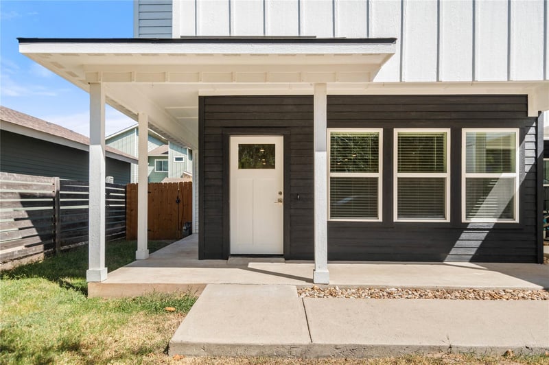 1121 Walton LN #B, Austin, TX 78721
