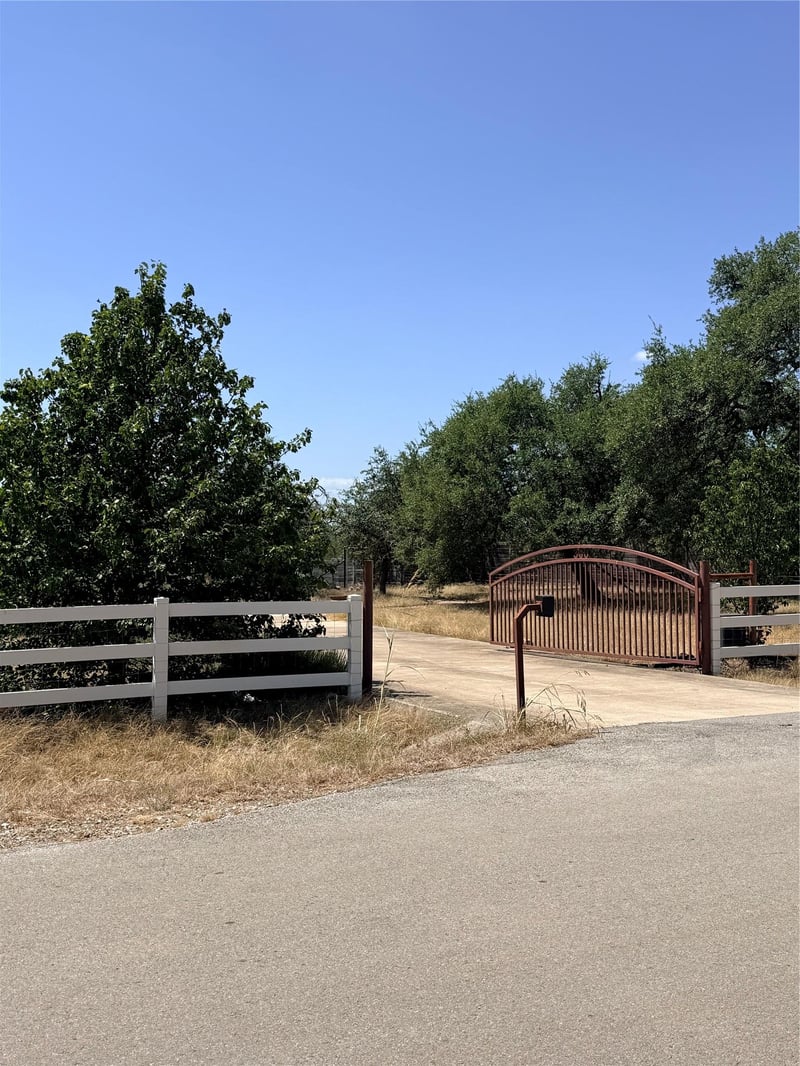 300 Medlin Creek Loop, Dripping Springs, TX 78620