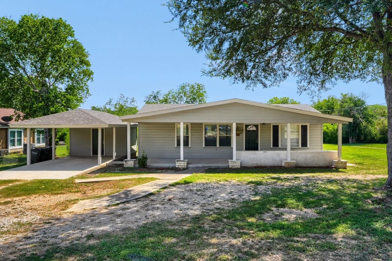 1211 N Bishop ST, San Marcos, TX 78666