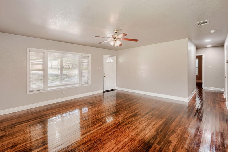 1211 N Bishop ST, San Marcos, TX 78666
