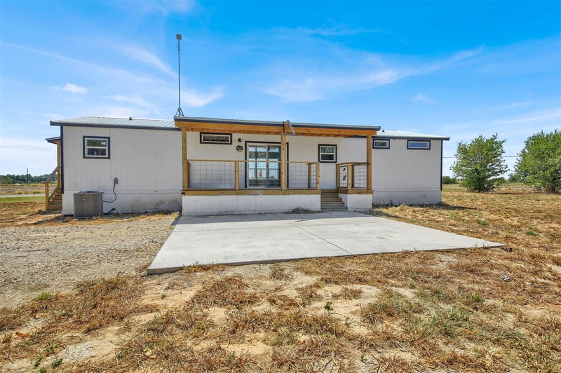 27 County Road 483, Taylor, TX 76574