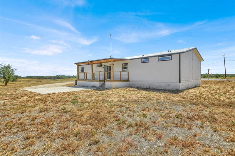 27 County Road 483, Taylor, TX 76574