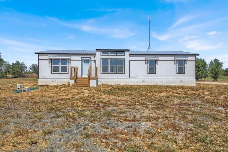 27 County Road 483, Taylor, TX 76574