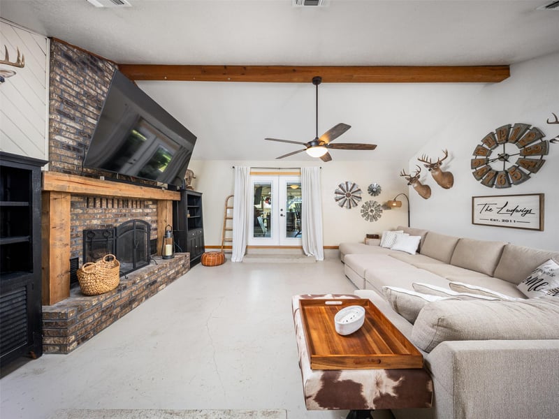 115 Wuensche, Thorndale, TX 76577