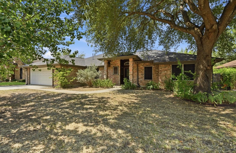 1068 Memorial CIR, New Braunfels, TX 78130