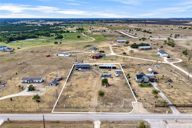 148 Caliza DR, Bertram, TX 78605