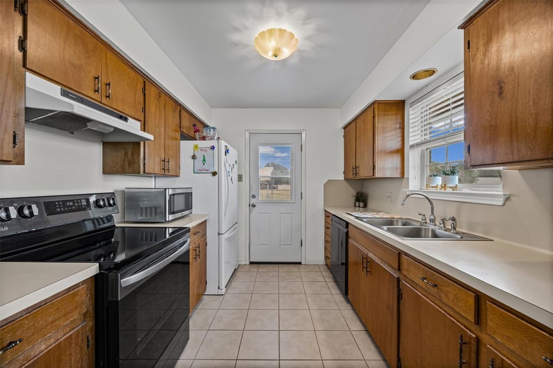 403 County View RD, Lockhart, TX 78644