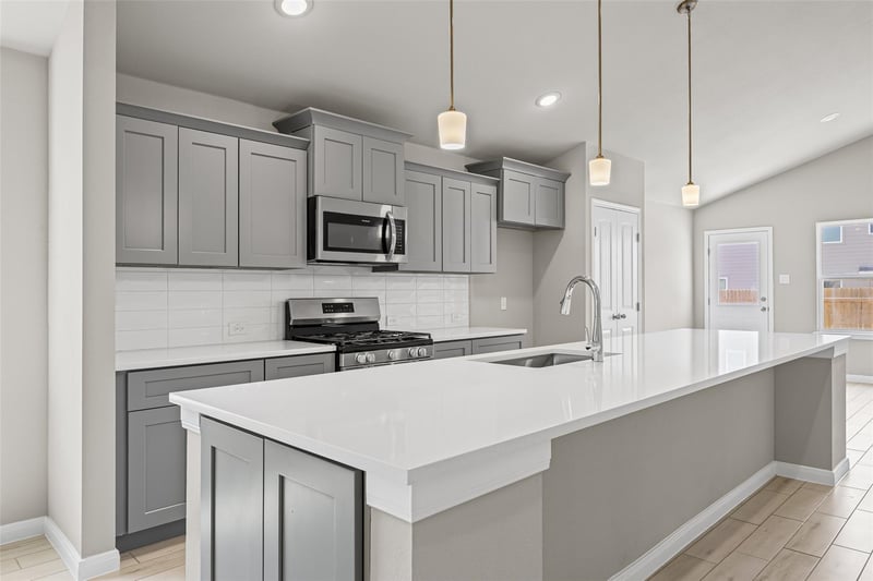 245 Ironshoe TRL, Liberty Hill, TX 78642