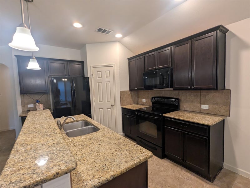 129 Park LN, San Marcos, TX 78666