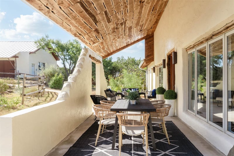 901 Old Red Ranch RD, Dripping Springs, TX 78620