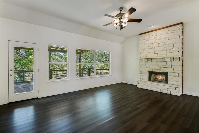 17 Falling Leaf LN, Wimberley, TX 78676