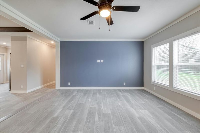 176 Whispering Pines DR, Bastrop, TX 78602