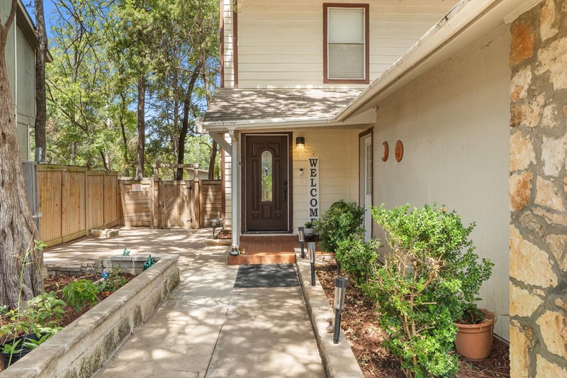 1304 Cool Shadow DR, Del Valle, TX 78617