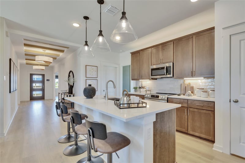 132 Man O War DR, Jarrell, TX 76537