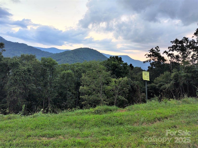 37 Rons Rg, Waynesville, NC 28785