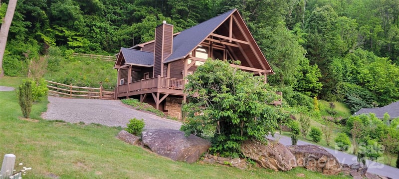 40 Rons Rg, Waynesville, NC 28785