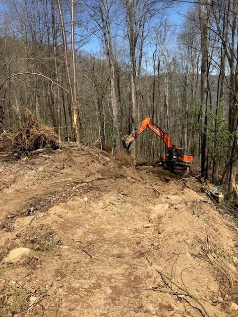 976 Slippery Rock Rd, Waynesville, NC 28785