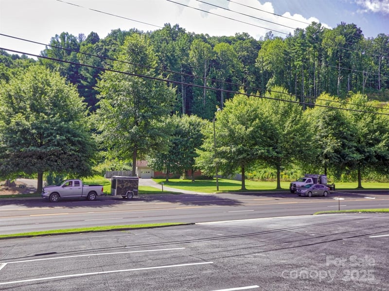 1460 Russ Ave, Waynesville, NC 28786