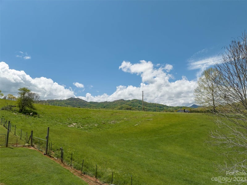 Sunny Hill Ln, Clyde, NC 28721