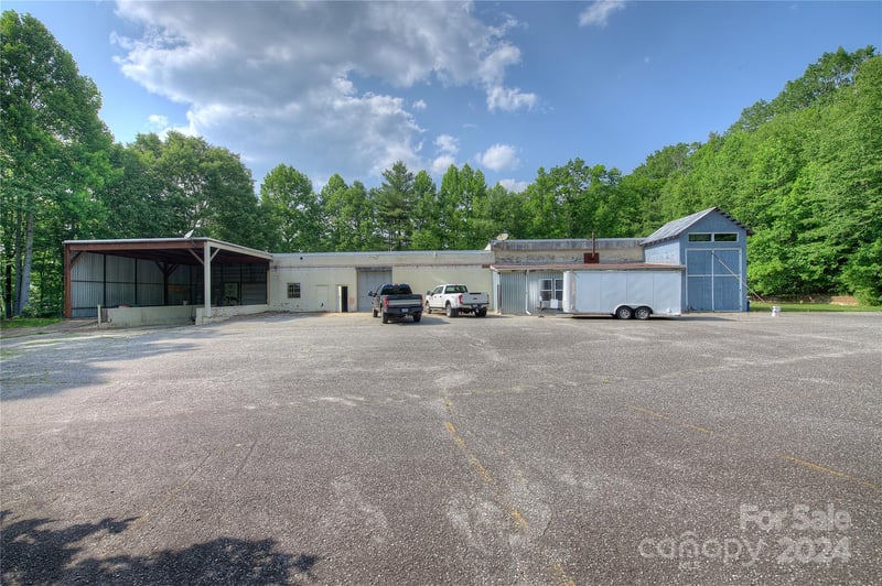 350 Henredon Rd, Spruce Pine, NC 28777