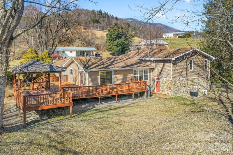 1644 West Deep Creek Rd, Bryson City, NC 28713