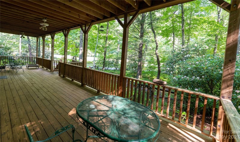 120 Brookwood Ln, Burnsville, NC 28714