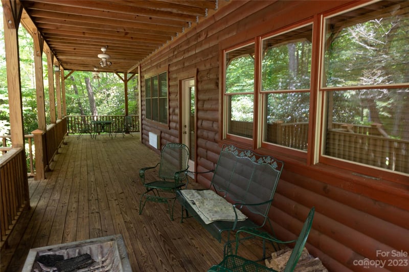 120 Brookwood Ln, Burnsville, NC 28714
