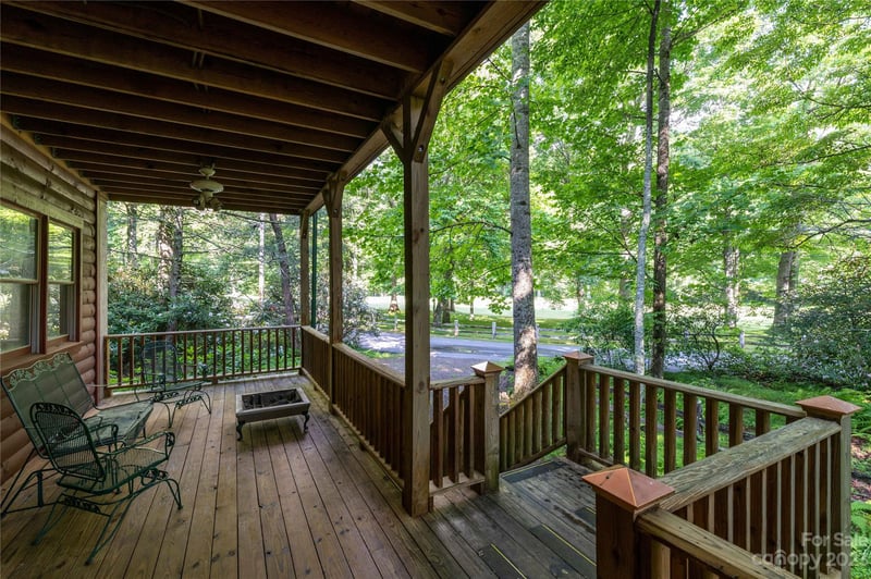 120 Brookwood Ln, Burnsville, NC 28714