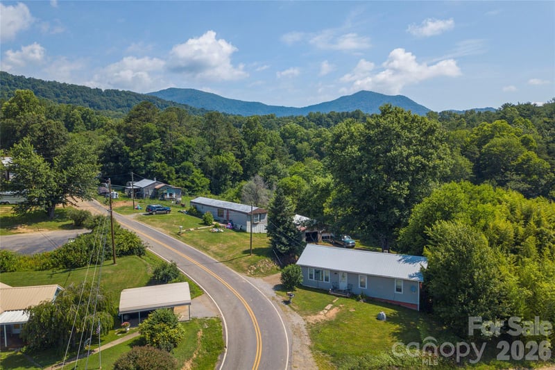 Scruggs Cir, Canton, NC 28716