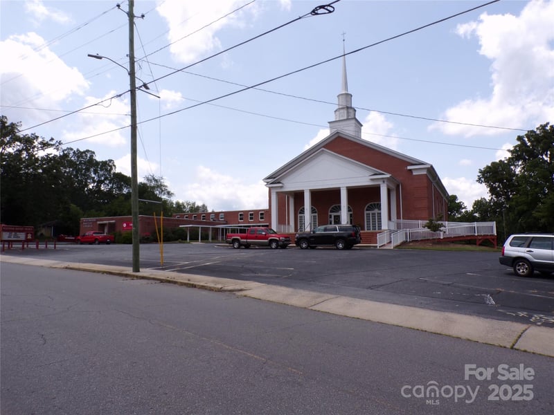 150 Westwood Pl, Asheville, NC 28806