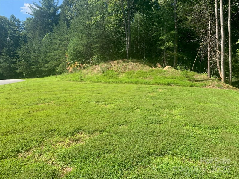 2.32 acres Lot 72 Round Mountain Pw #72, Lenoir, NC 28645