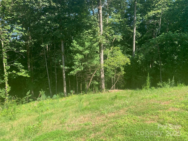 2.32 acres Lot 72 Round Mountain Pw #72, Lenoir, NC 28645