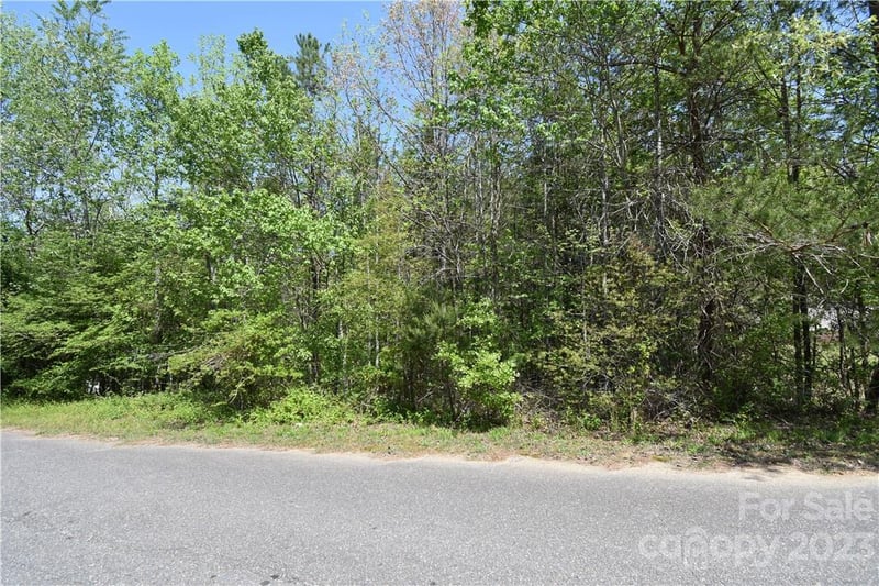 676 Cape Hickory Rd #20, Hickory, NC 28601