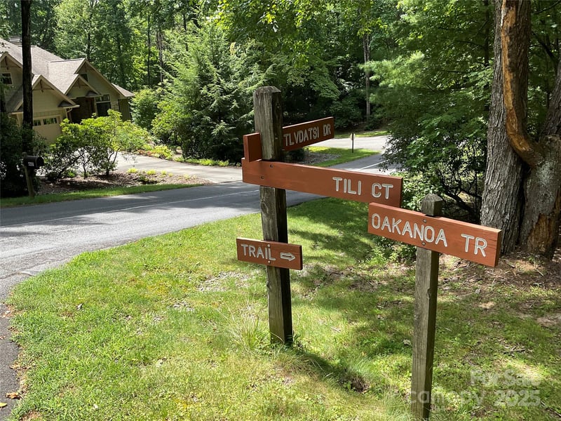 406 Tlvdatsi Dr, Brevard, NC 28712