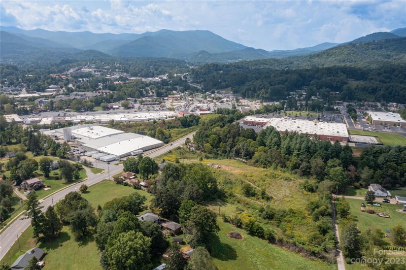 271 Howell Mill Rd, Waynesville, NC 28786