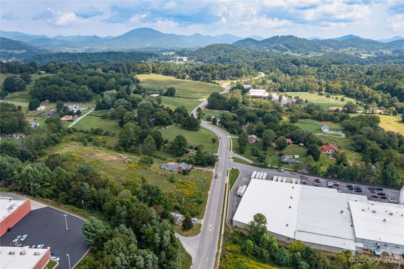 271 Howell Mill Rd, Waynesville, NC 28786